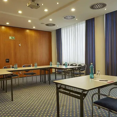 H4 City, Trademark Collection By Wyndham