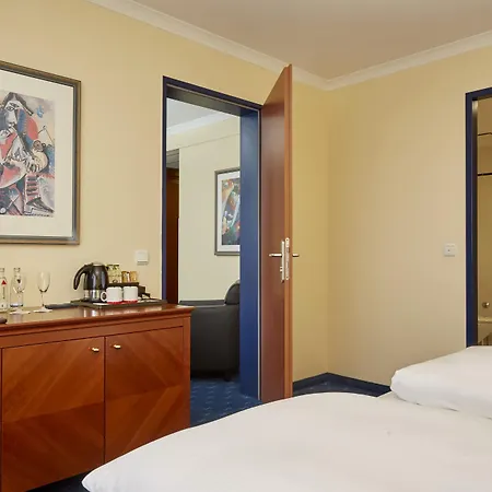 H4 City, Trademark Collection By Wyndham Hotel