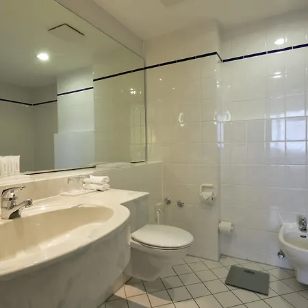 Hotel H4 City, Trademark Collection By Wyndham