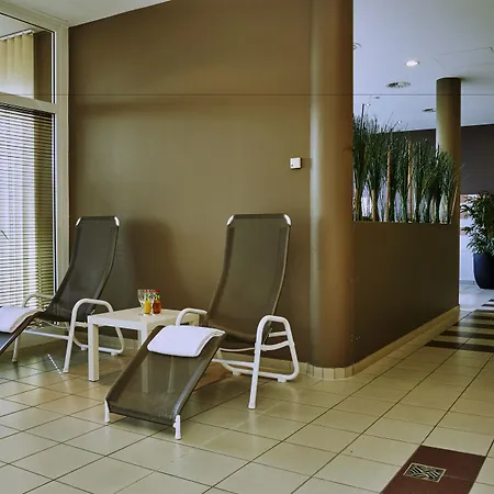 H4 City, Trademark Collection By Wyndham