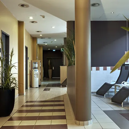 H4 City, Trademark Collection By Wyndham *