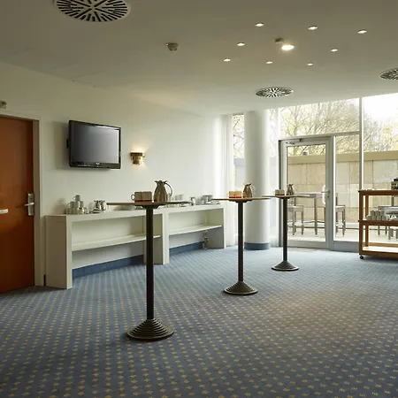 H4 City, Trademark Collection By Wyndham *