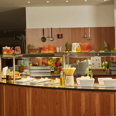 Hotel H4 City, Trademark Collection By Wyndham *