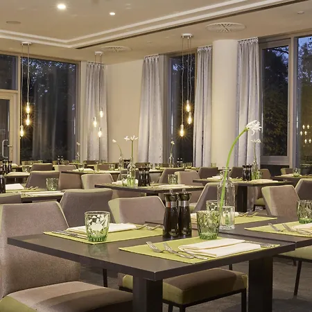 H4 City, Trademark Collection By Wyndham Hotel *