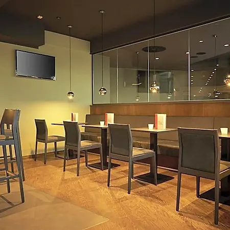 מלון H4 City, Trademark Collection By Wyndham