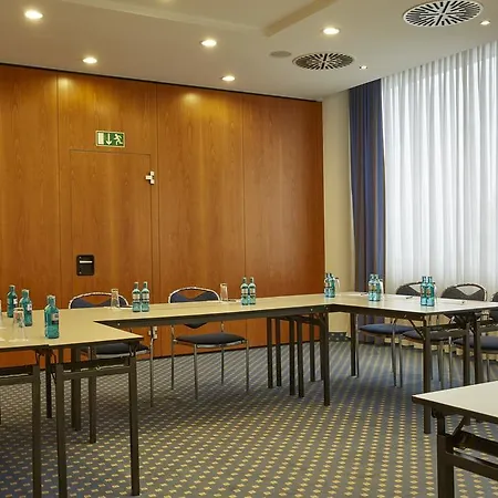 H4 City, Trademark Collection By Wyndham Hotel *