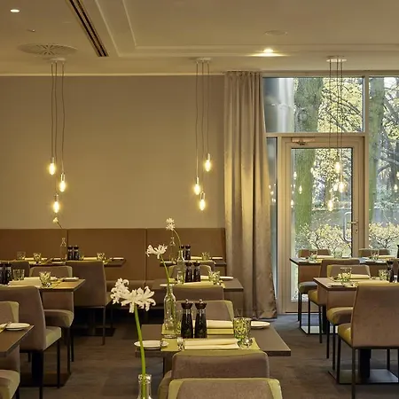 H4 City, Trademark Collection By Wyndham Hotel *