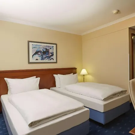 H4 City, Trademark Collection By Wyndham Hotel *