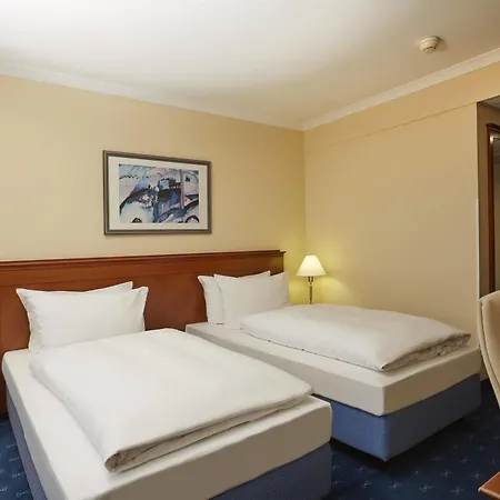 H4 Hotel 4*