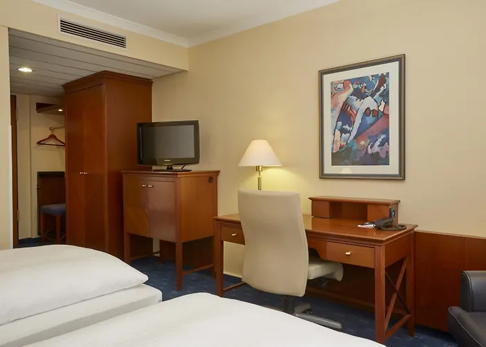 Отель H4 City, Trademark Collection By Wyndham Кассель