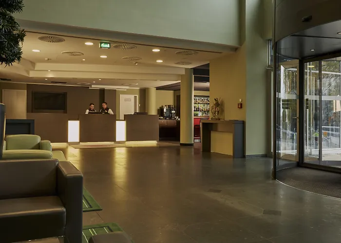 Отель H4 City, Trademark Collection By Wyndham