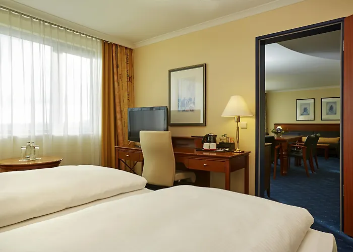 H4 City, Trademark Collection By Wyndham *