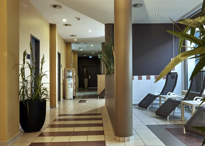 H4 City, Trademark Collection By Wyndham *