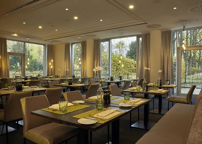 H4 City, Trademark Collection By Wyndham Kassel