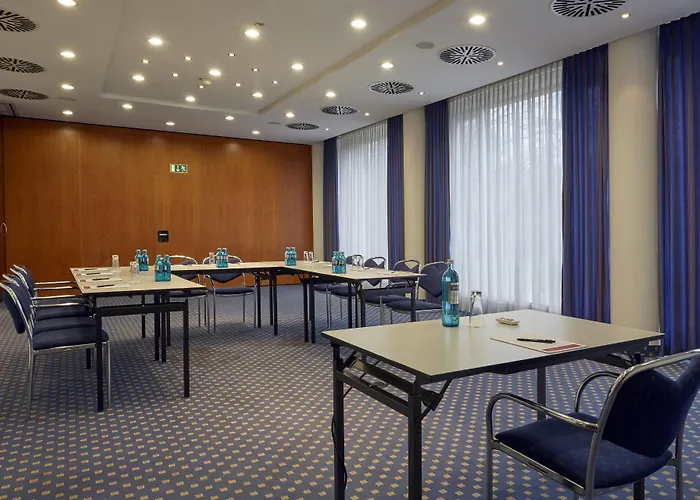 H4 City, Trademark Collection By Wyndham *