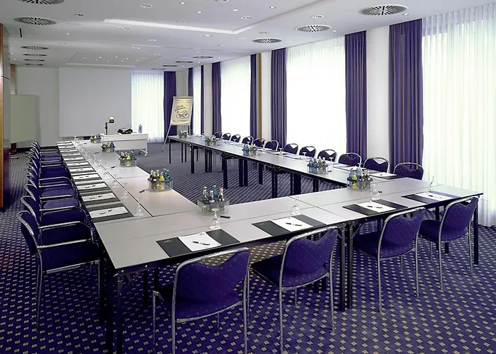 H4 City, Trademark Collection By Wyndham Hotel Kassel