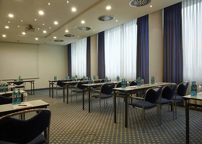 H4 City, Trademark Collection By Wyndham Kassel