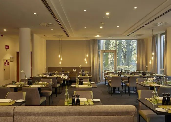 H4 City, Trademark Collection By Wyndham Hotel *