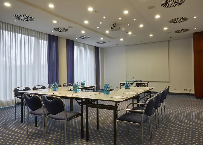 H4 City, Trademark Collection By Wyndham Kassel